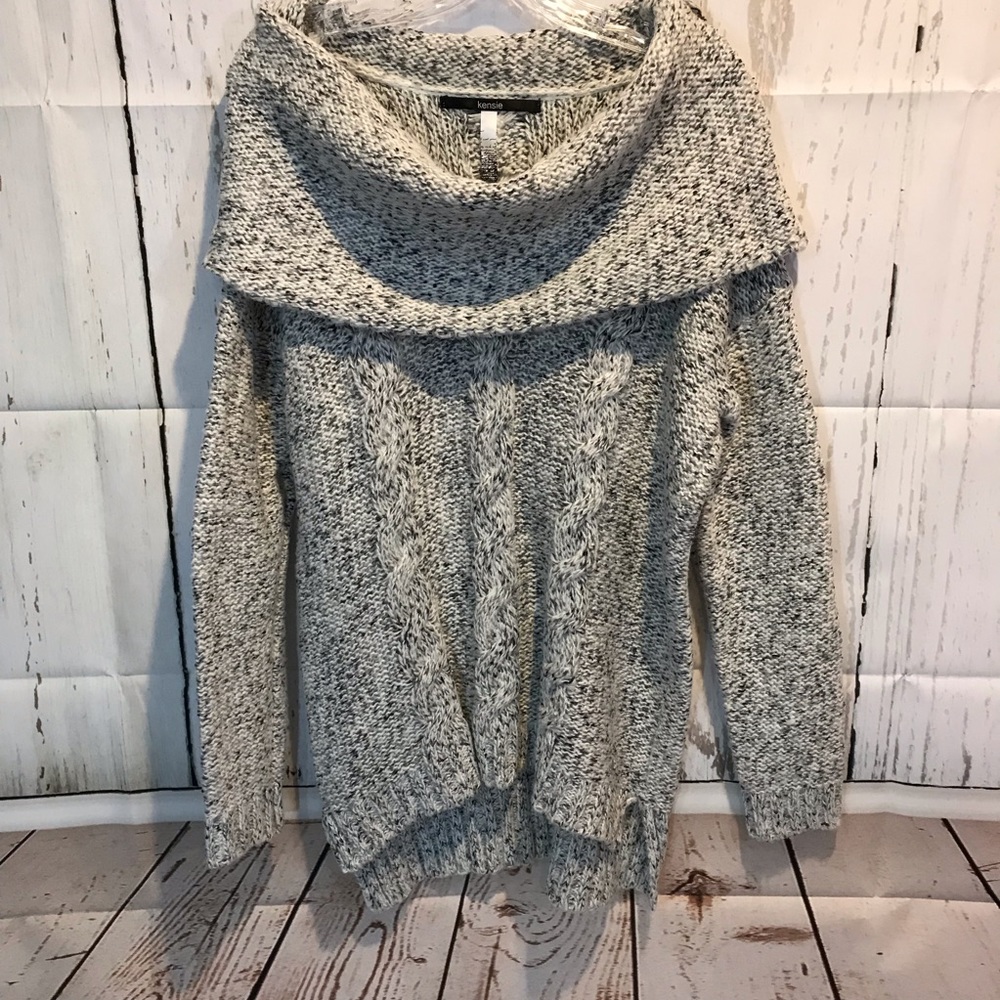 Kensie White/black/grey sweater. Sz L.